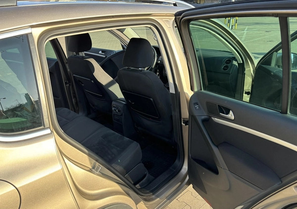 Volkswagen Tiguan cena 67900 przebieg: 147000, rok produkcji 2015 z Łódź małe 92